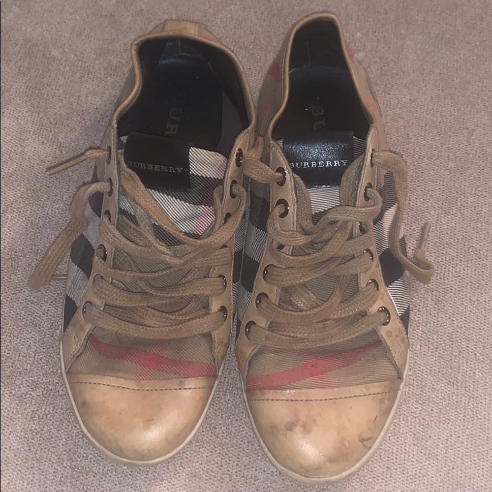 Vintage Burberry sneakers